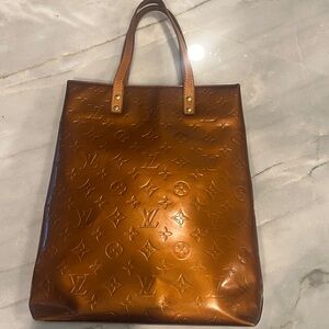 Louis Vuitton Authentic LV Reade MM Bronze Vernis Tote Bag